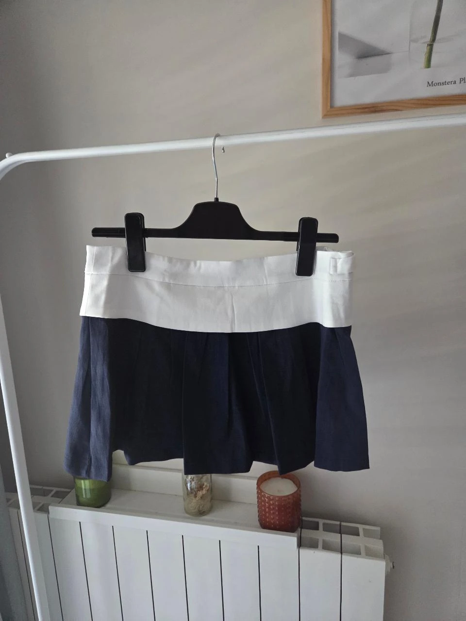 Saia Boohoo nova T40 azul marinho e branca estilo preppy – photo 3